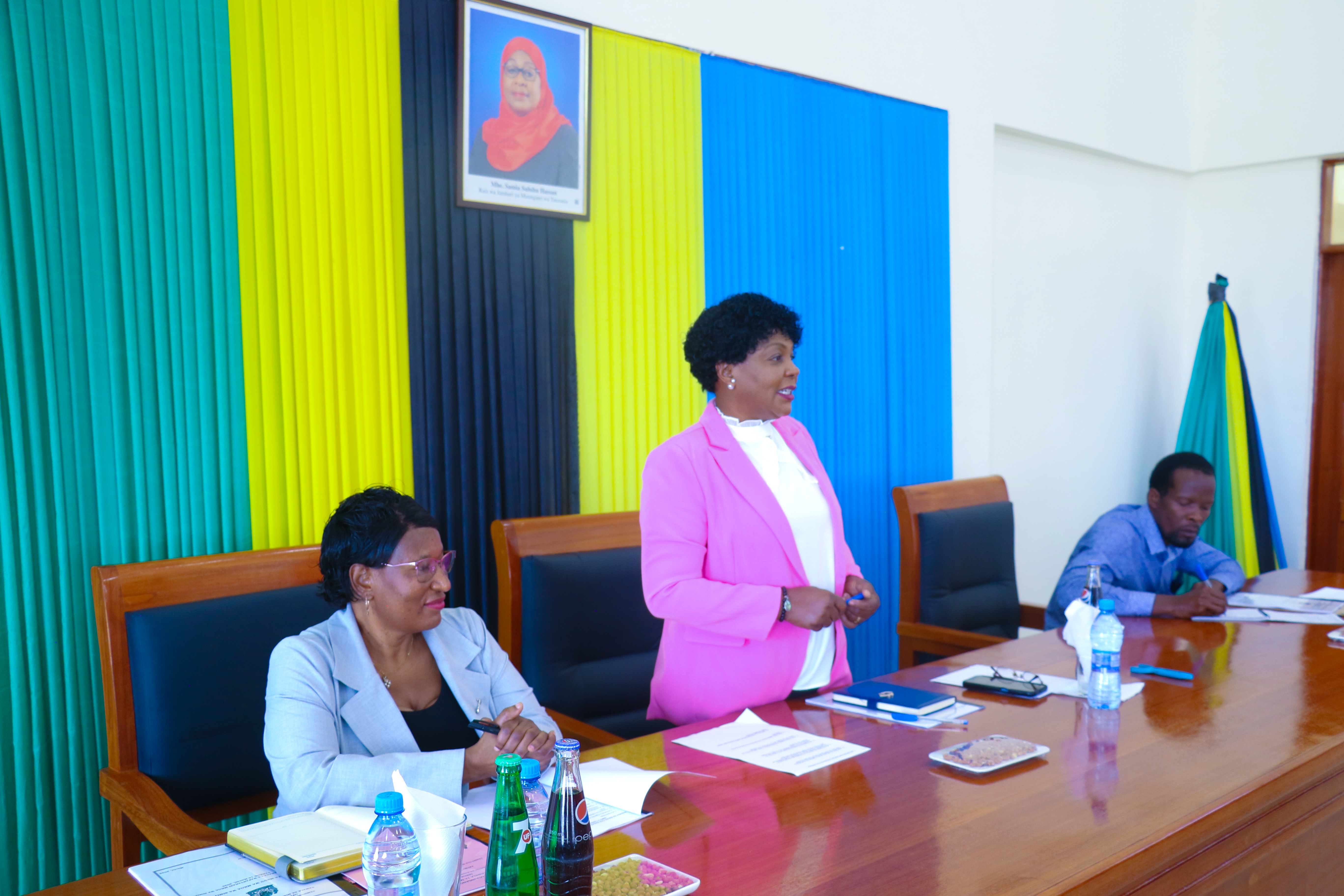 KATIBU TAWALA SIMIYU AONGOZA KIKAO CHA BARAZA LA WAFANYAKAZI SIMIYU, ASISITIZA UPENDO NA MSHIKAMANO BAINA YA WATUMISHI WA UMMA.