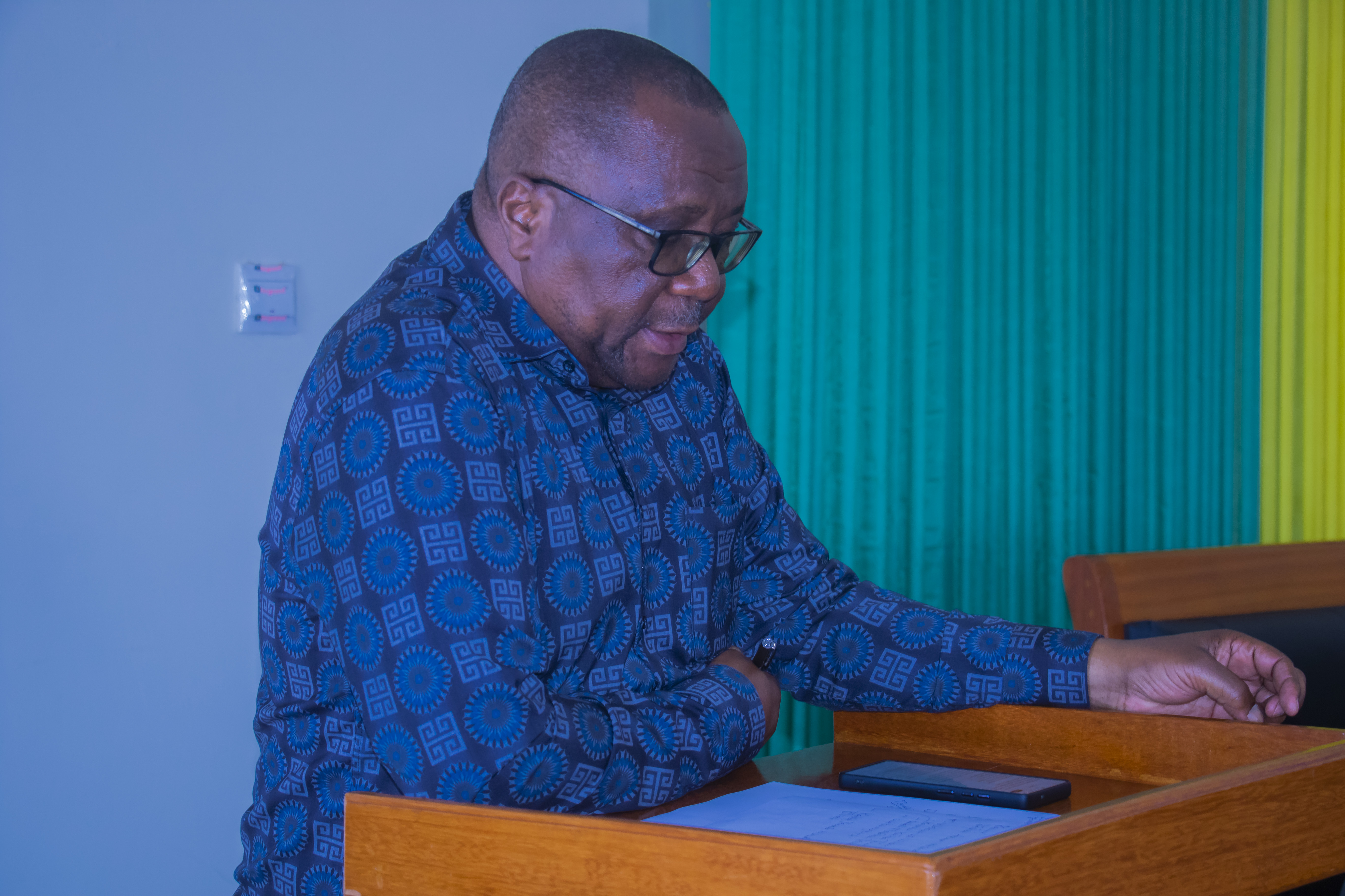 RC MACHA AFUNGUA KIKAO KAZI CHA TATHMINI YA UTEKELEZAJI WA SHUGHULI ZA ELIMU YA WATU WAZIMA MKOANI SIMIYU.