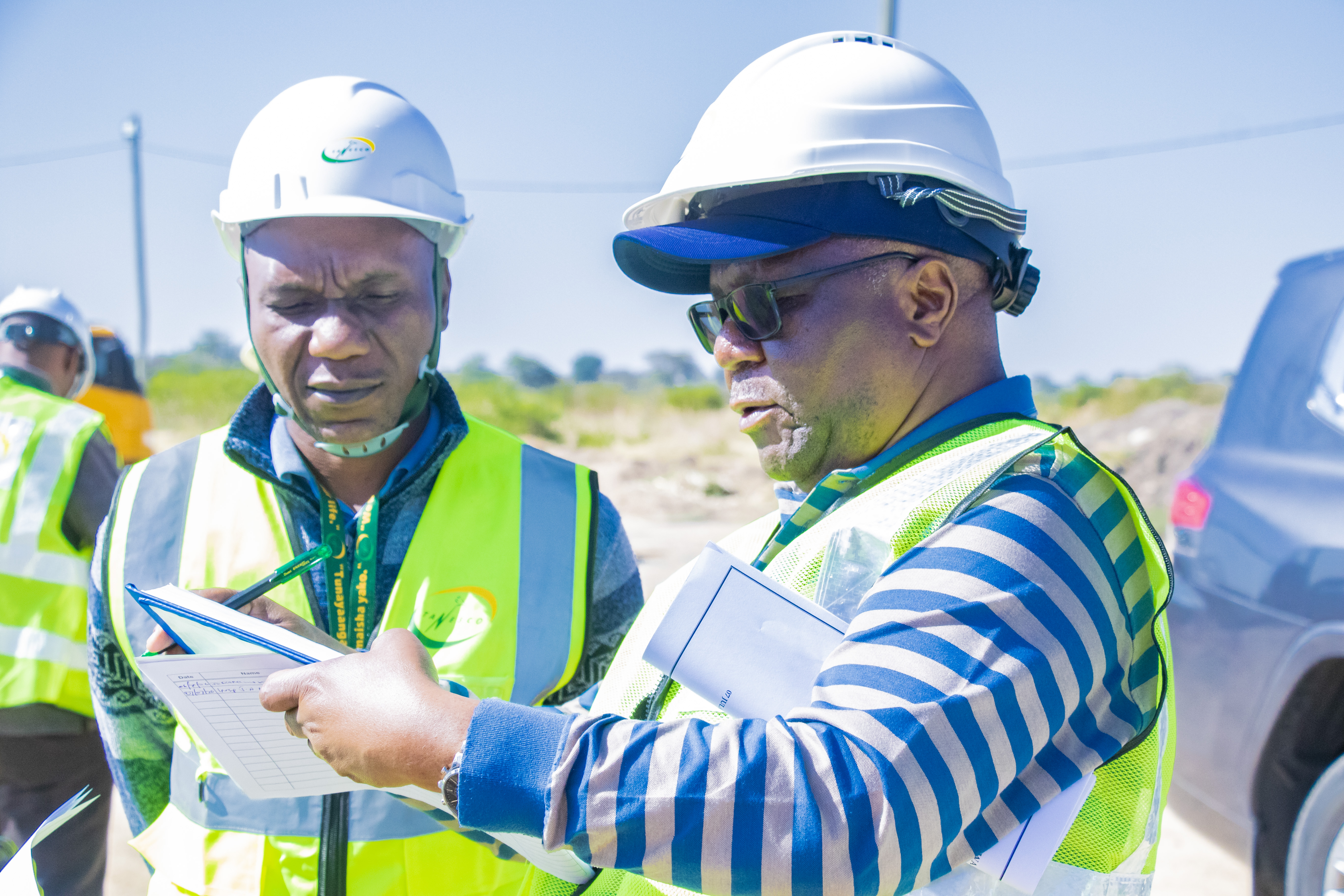 RC MACHA AKAGUA MAENDELEO YA UJENZI KITUO CHA KUPOOZEA UMEME IMALILO, AWAPONGEZA TANESCO KWA UTEKELEZAJI MRADI KWA VIWANGO,ASISITIZA KUKAMILIKA KWA WAKATI.